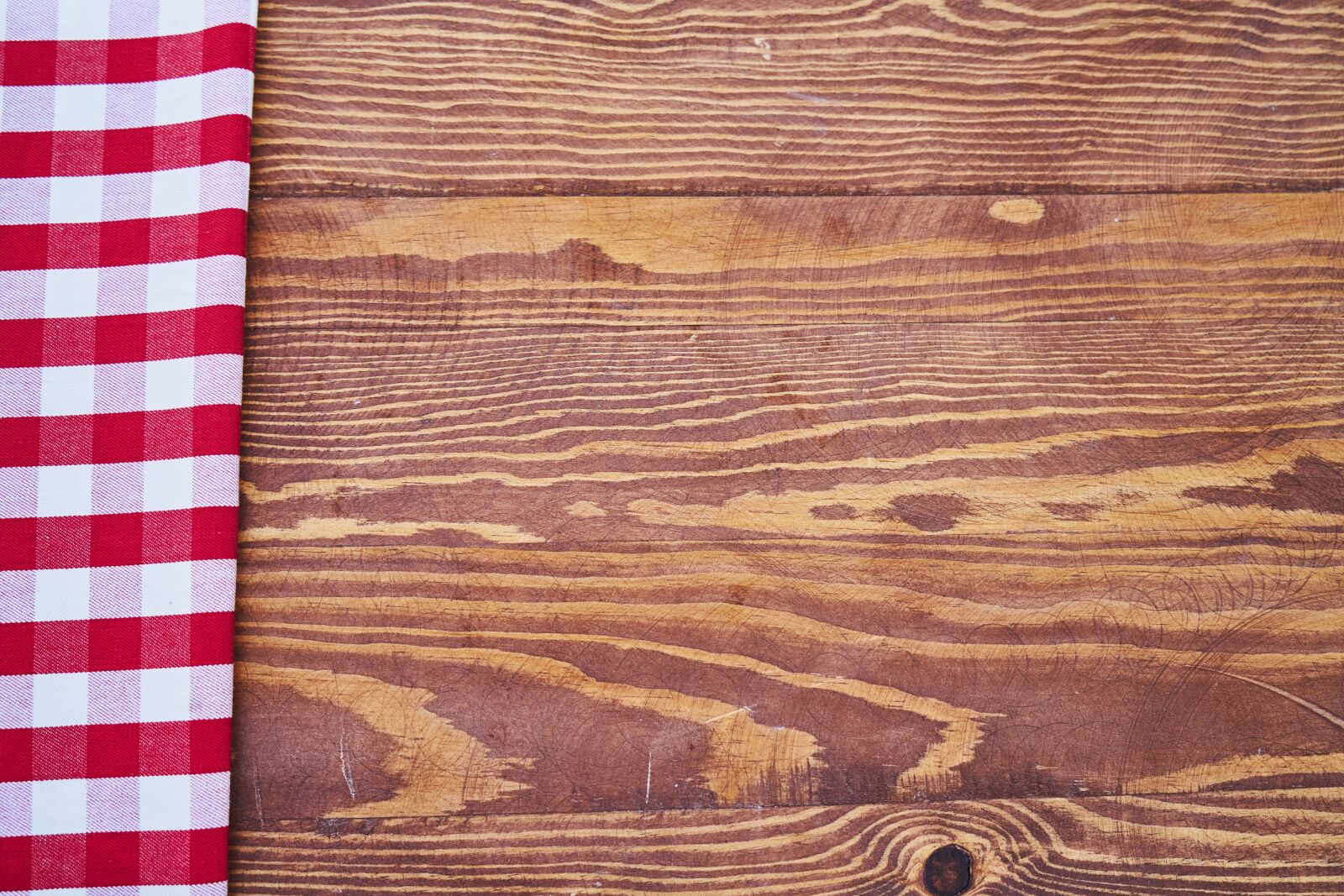 Sony a7R II sample photo. Table, plaid, wood photography