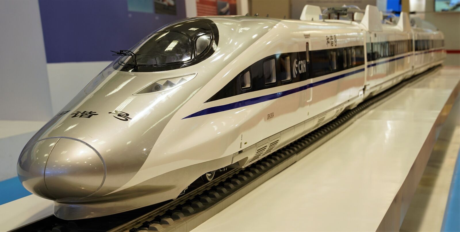 Sony a7R II + Sony FE 24-70mm F2.8 GM sample photo. Chinese, high speed, train photography