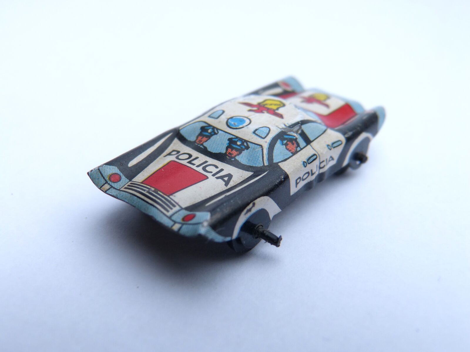 Panasonic DMC-FZ62 sample photo. Car, toy, tin photography