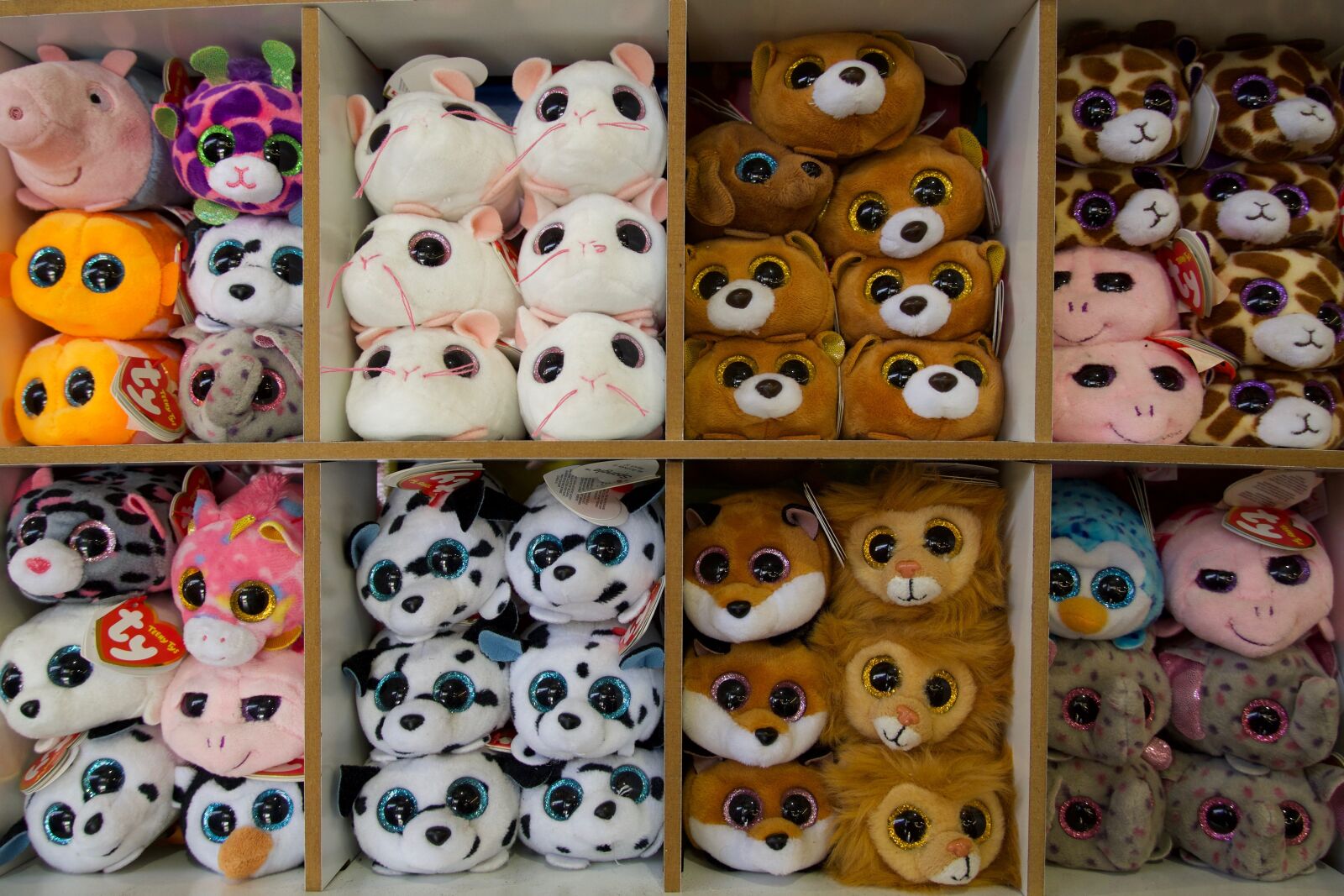 Sony E 18-135mm F3.5-5.6 OSS sample photo. Toys, soft, collection photography