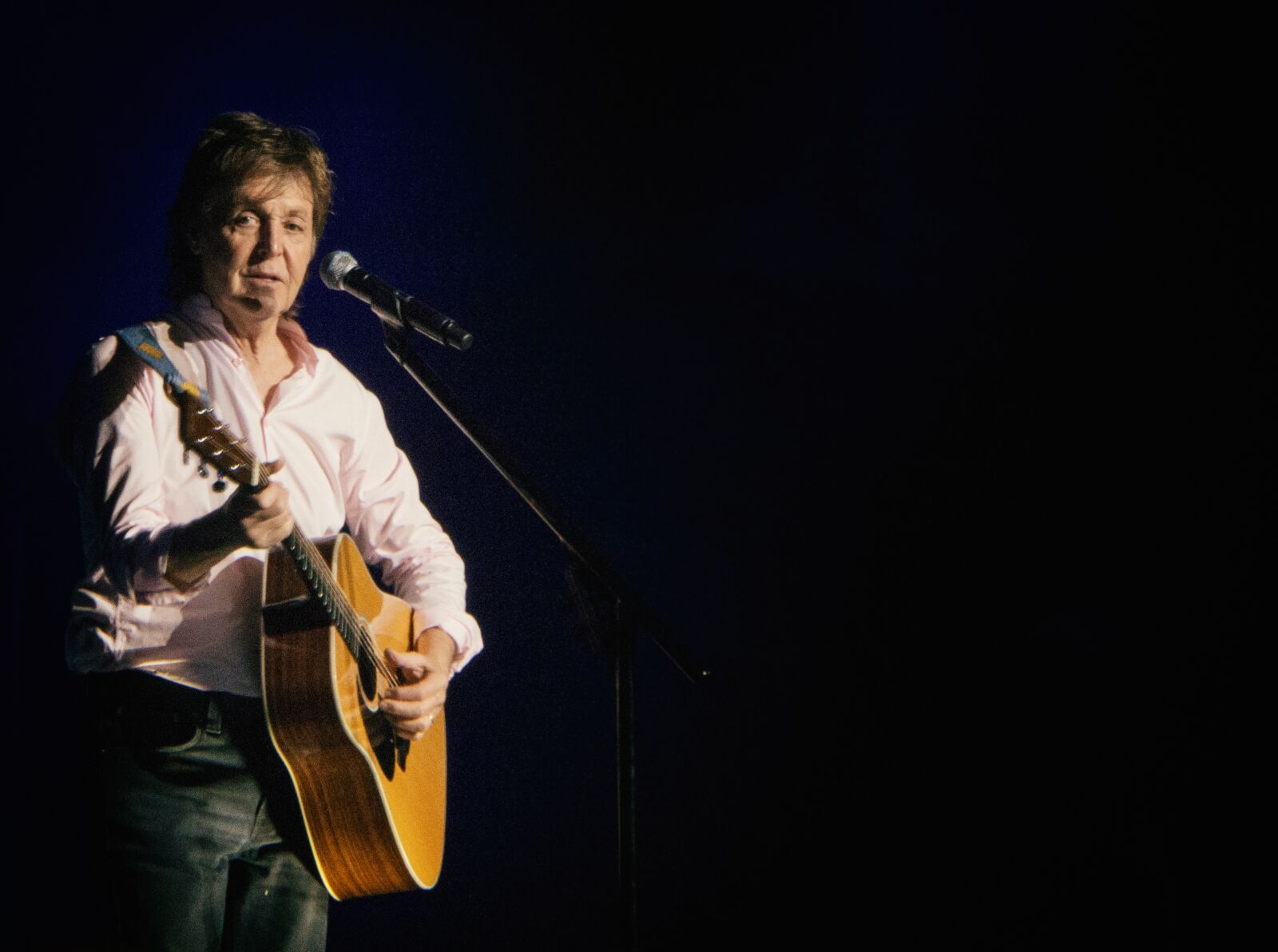 Sony a6000 + Sony E 18-200mm F3.5-6.3 OSS sample photo. Sir paul mccartney, concert photography