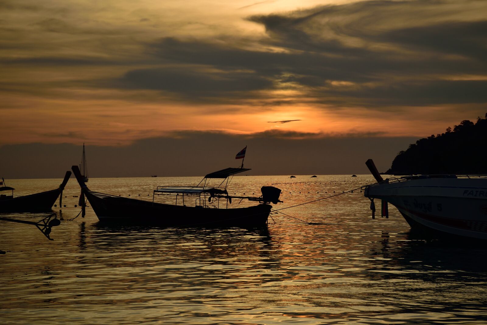 Nikon D5300 sample photo. Sea, boat, lipe photography