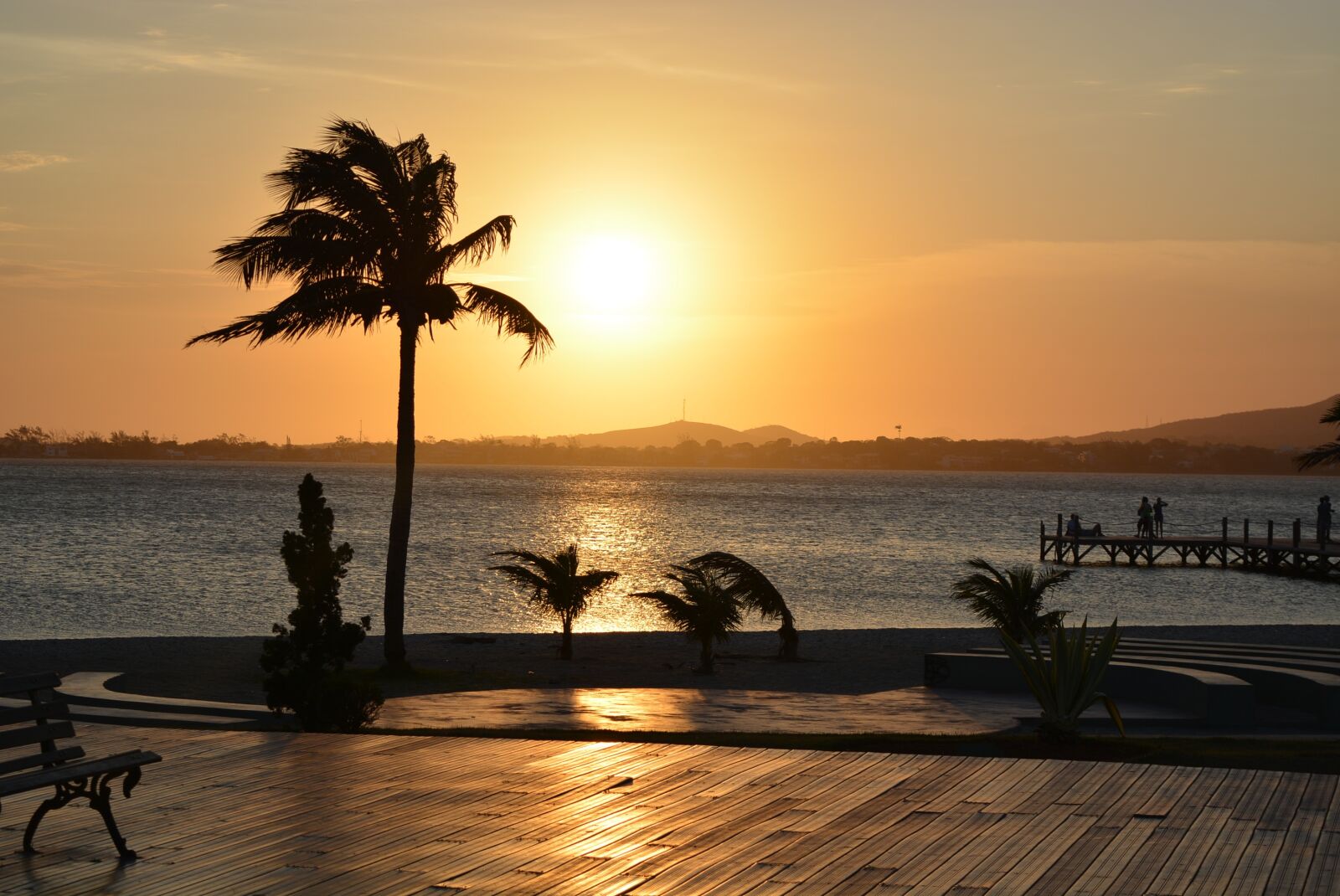 Nikon D5200 sample photo. Sunset, beach, body of photography