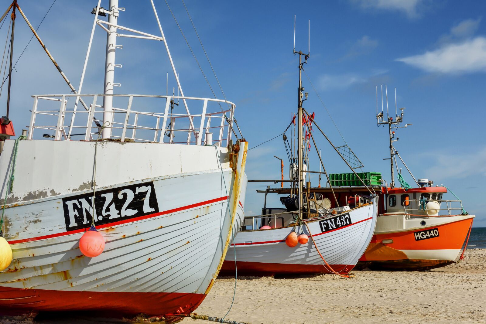 Nikon D7200 sample photo. Fishing boat, beach, sea photography
