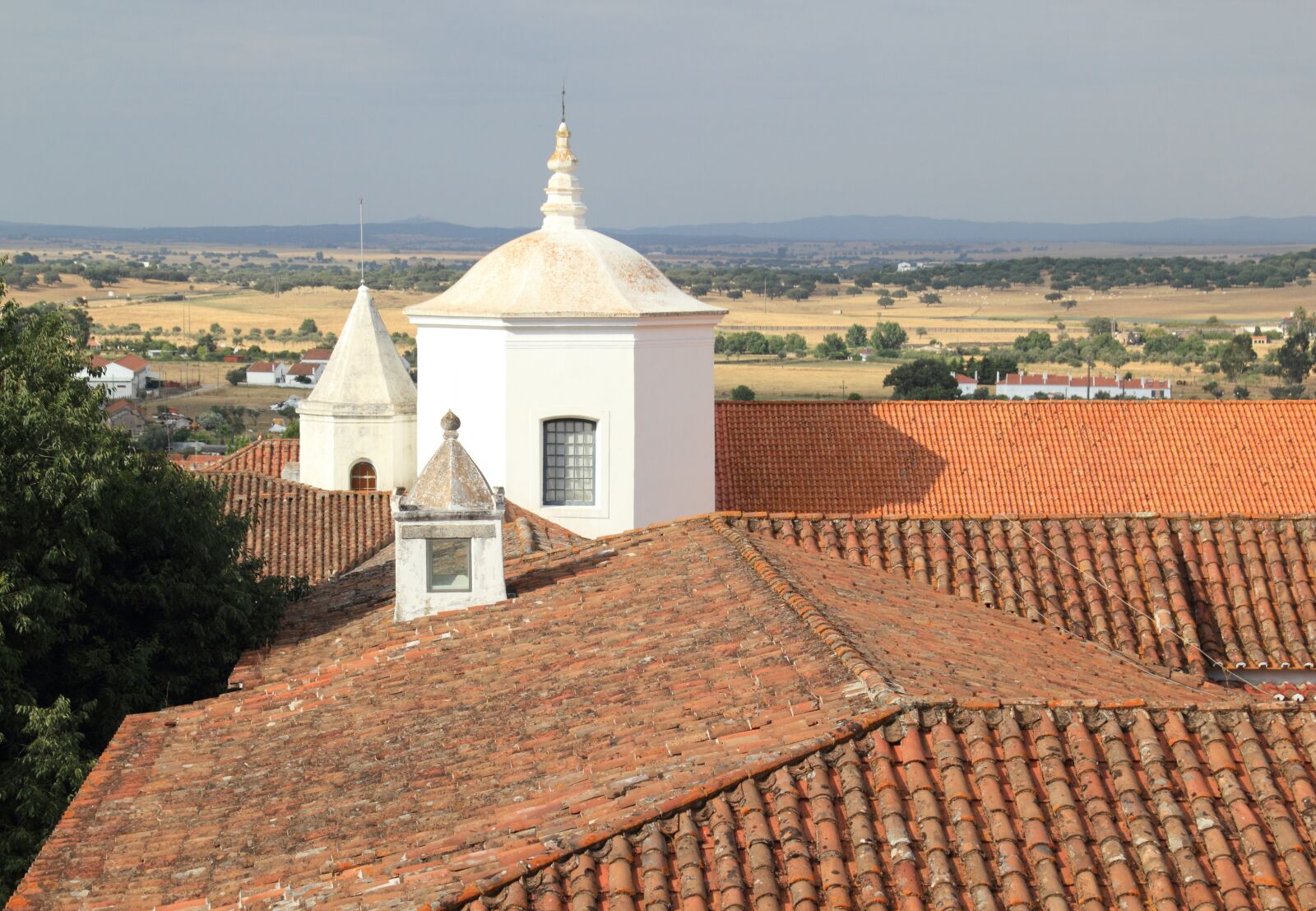 Canon EOS 550D (EOS Rebel T2i / EOS Kiss X4) sample photo. Portugal, evora, roof photography