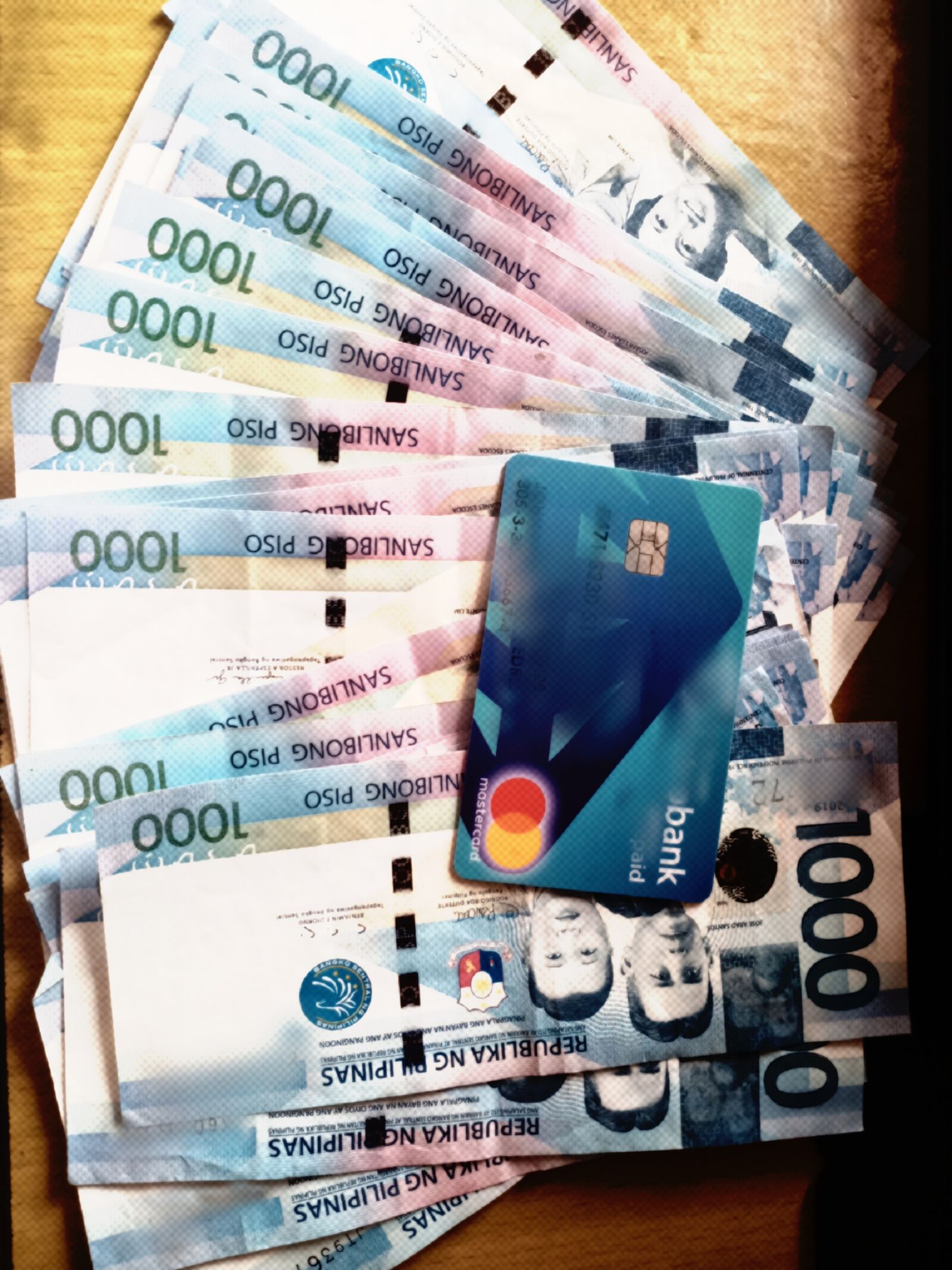 vivo 1819 sample photo. Philippine peso, bills, peso photography