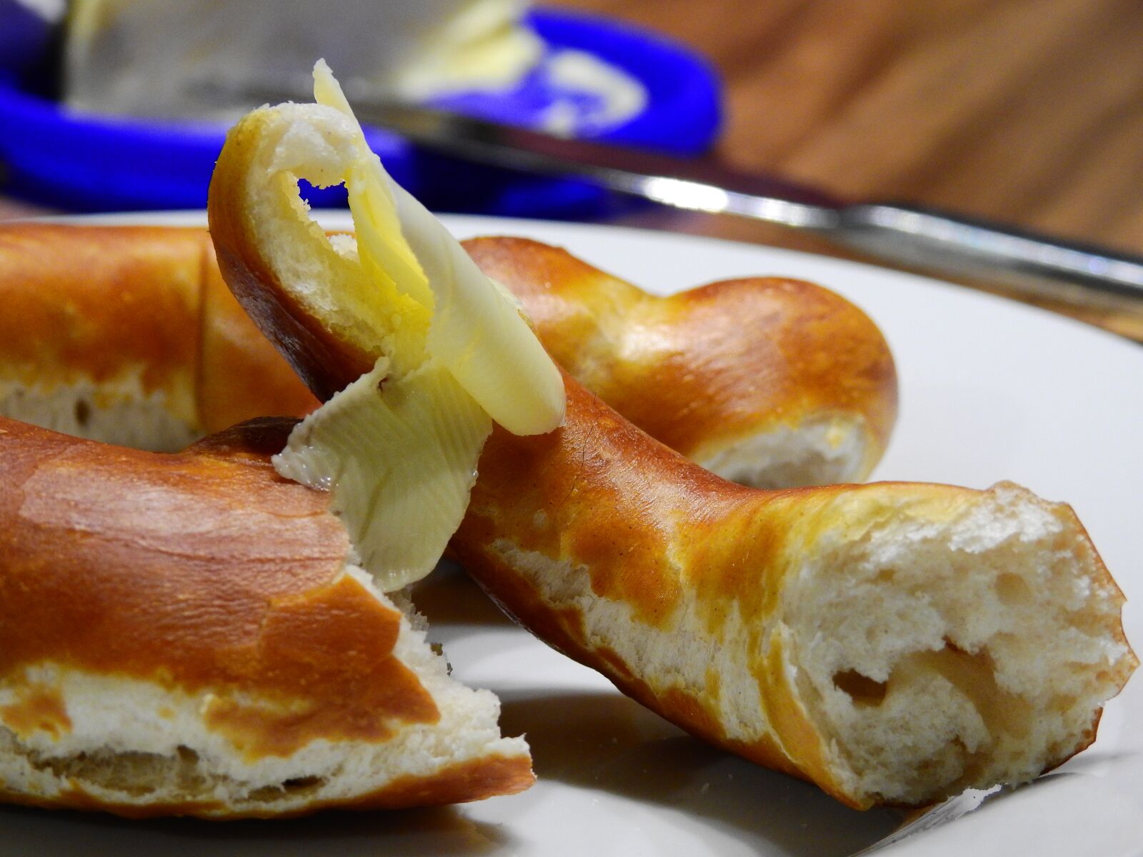Nikon Coolpix P900 sample photo. Pretzel, butter, butter pretzel photography