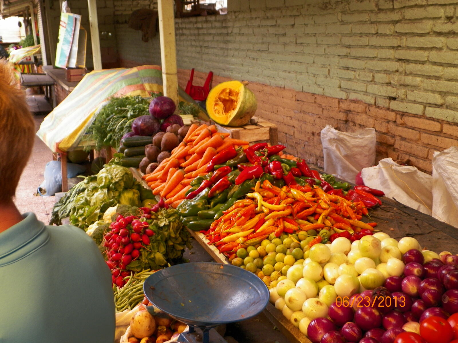 Kodak EASYSHARE Z5010 DIGITAL CAMERA sample photo. Bright, colours, farmers, market photography