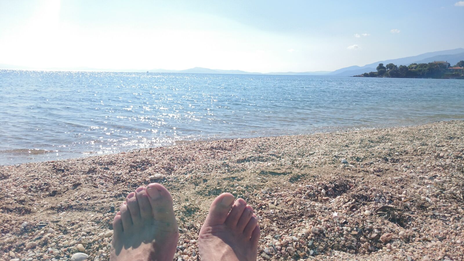 Sony Xperia Z3+ sample photo. Beach, feet, sand, sea photography