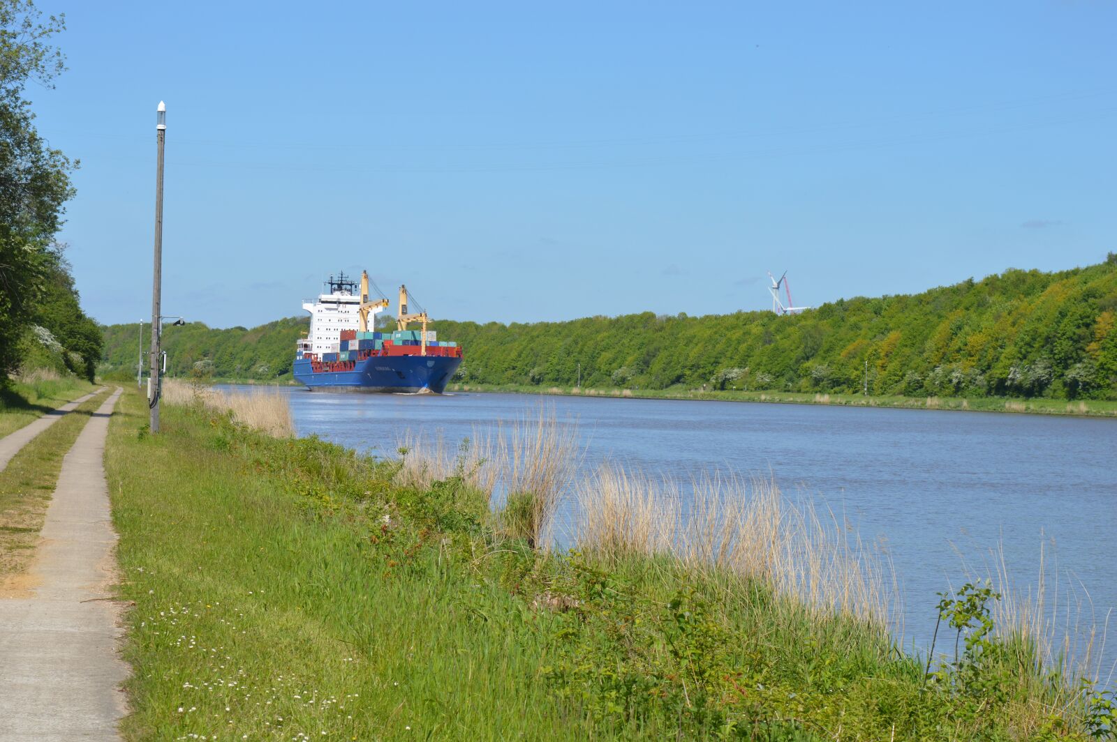 Nikon D3200 sample photo. North-baltic sea channel, ship photography