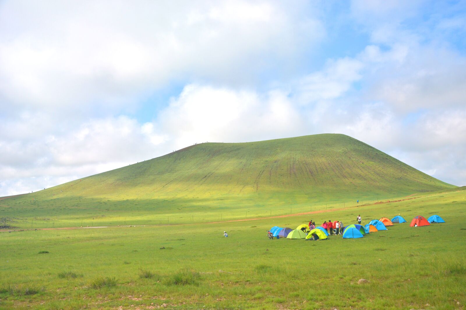 Nikon D5200 sample photo. Prairie, mountain, camp site photography