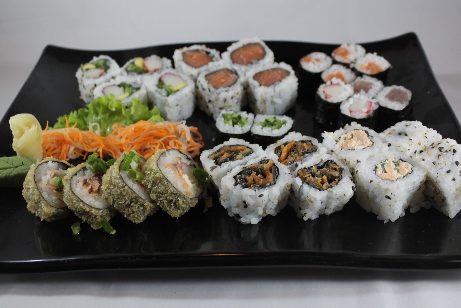 Canon EOS 500D (EOS Rebel T1i / EOS Kiss X3) sample photo. Sushi, combined, food photography
