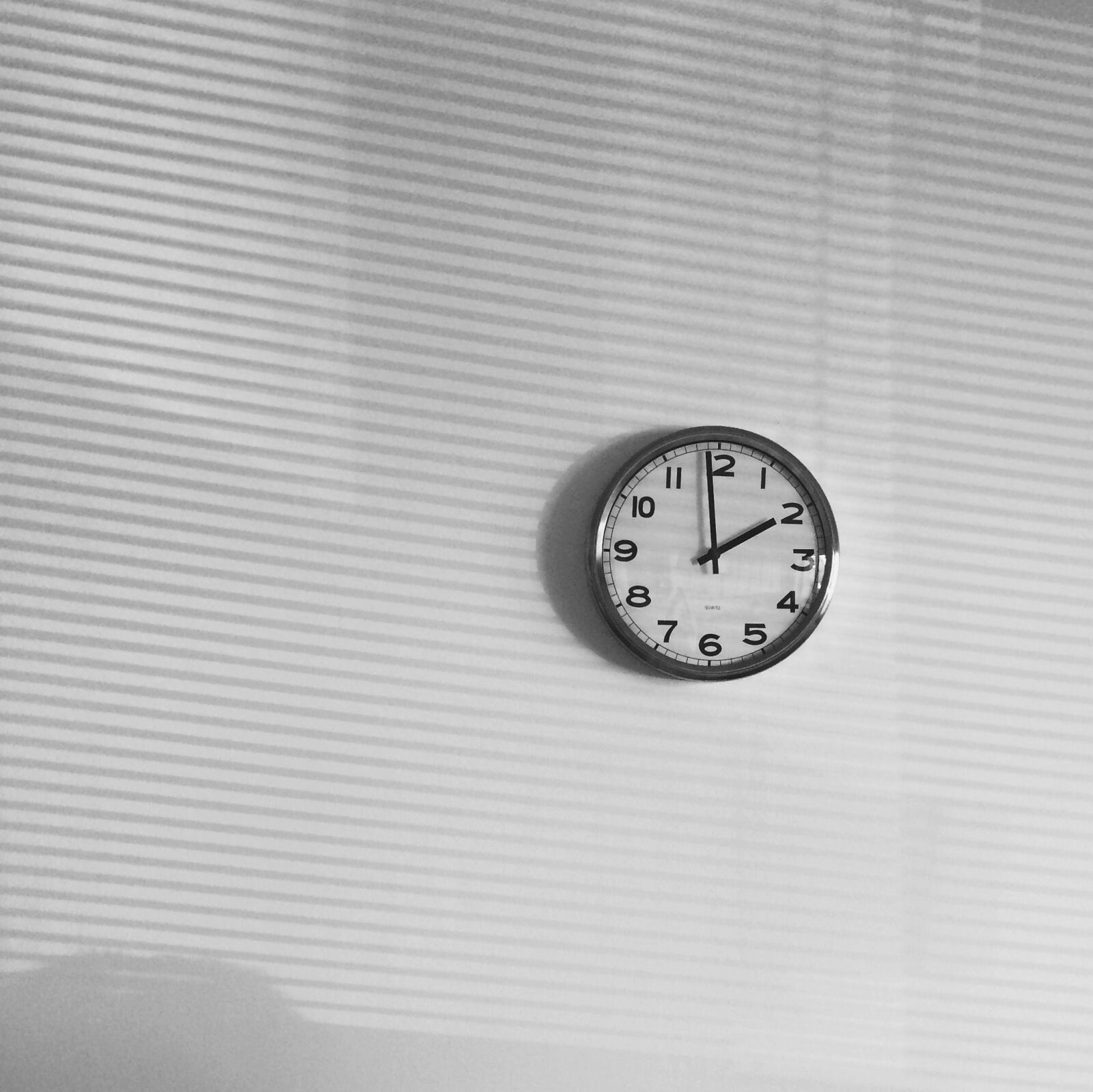Apple iPhone 5s sample photo. Wall, clock, time photography