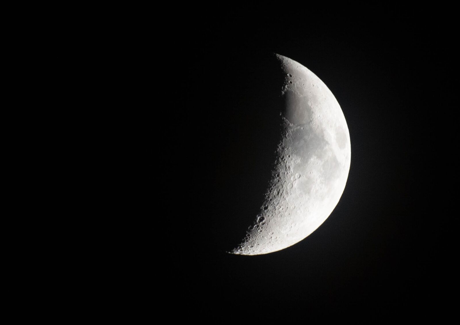 Nikon D7100 sample photo. Moon, waxing, crescent photography