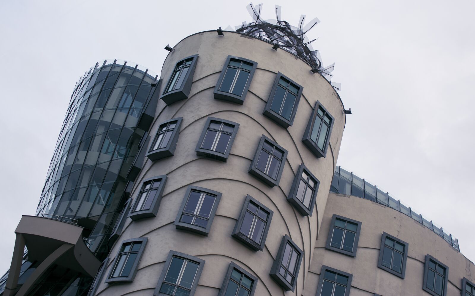 Canon EOS 650D (EOS Rebel T4i / EOS Kiss X6i) sample photo. Prague, dancing house, architecture photography