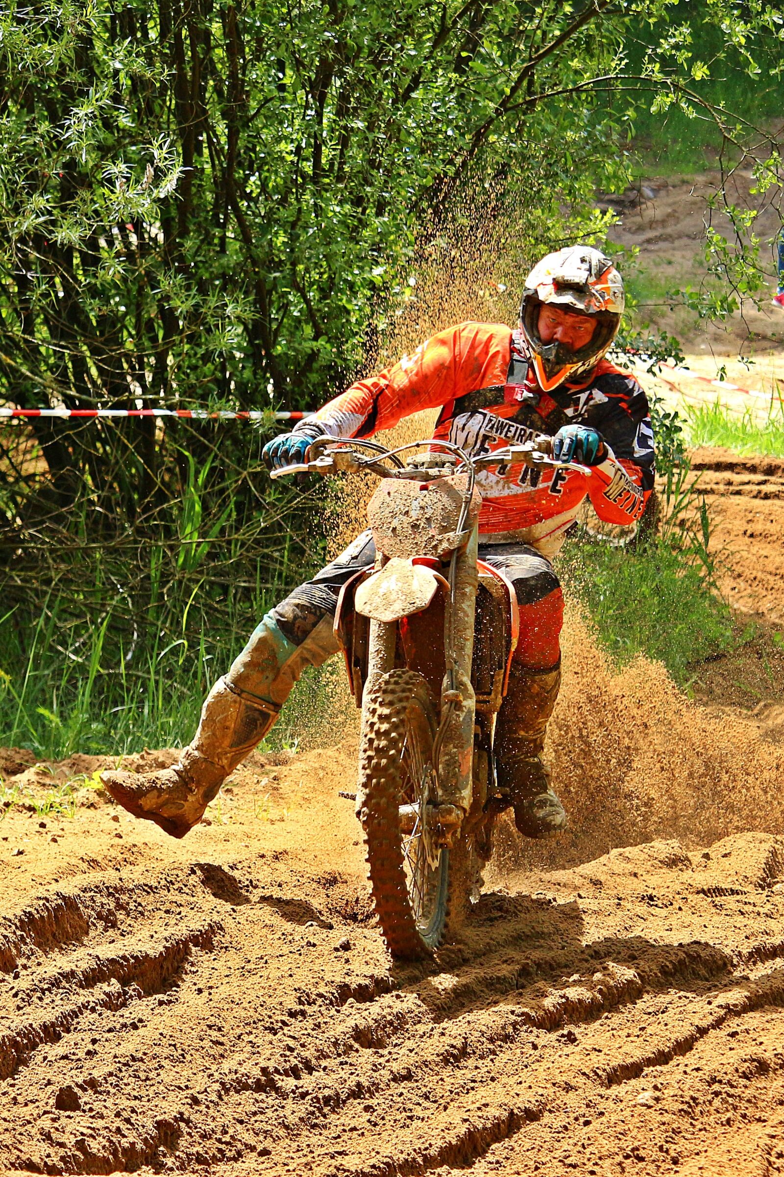Canon EOS 100D (EOS Rebel SL1 / EOS Kiss X7) sample photo. Motorcycle, motocross, enduro photography