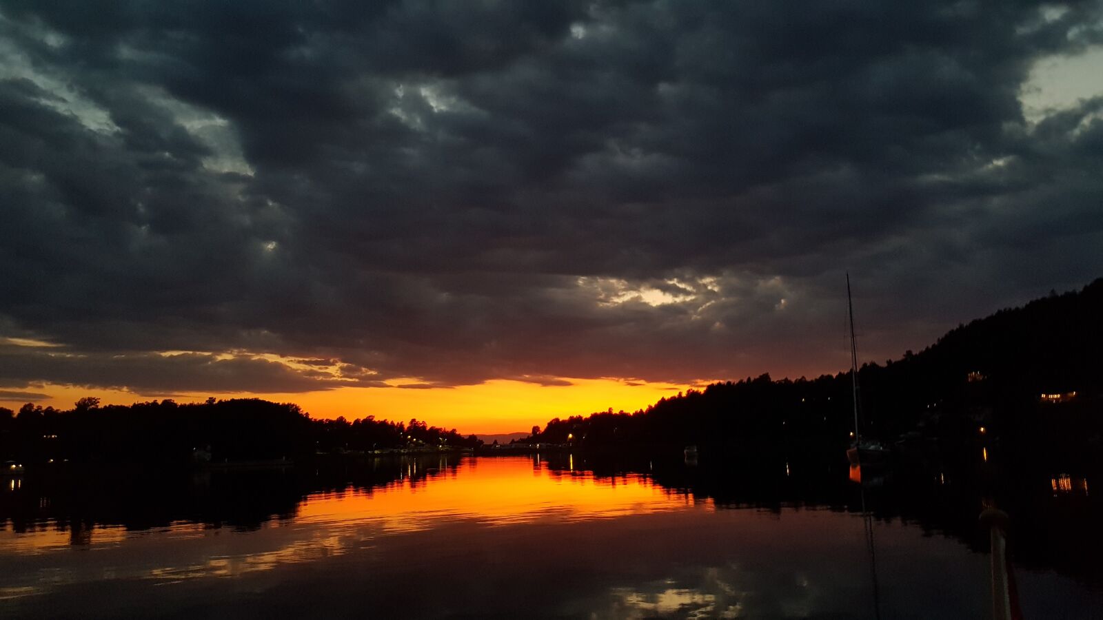 Samsung Galaxy S8 sample photo. Sunset, water, the mood photography
