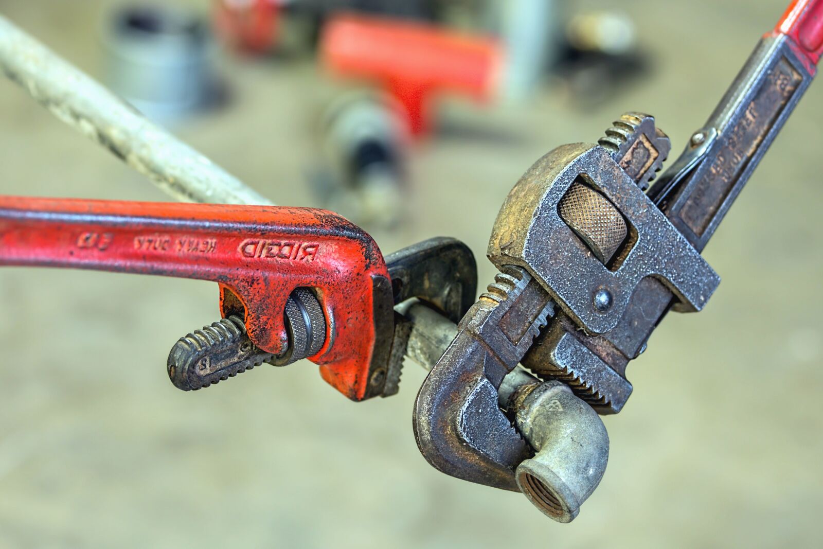 Canon EOS 70D sample photo. Tube, metal, hand tool photography