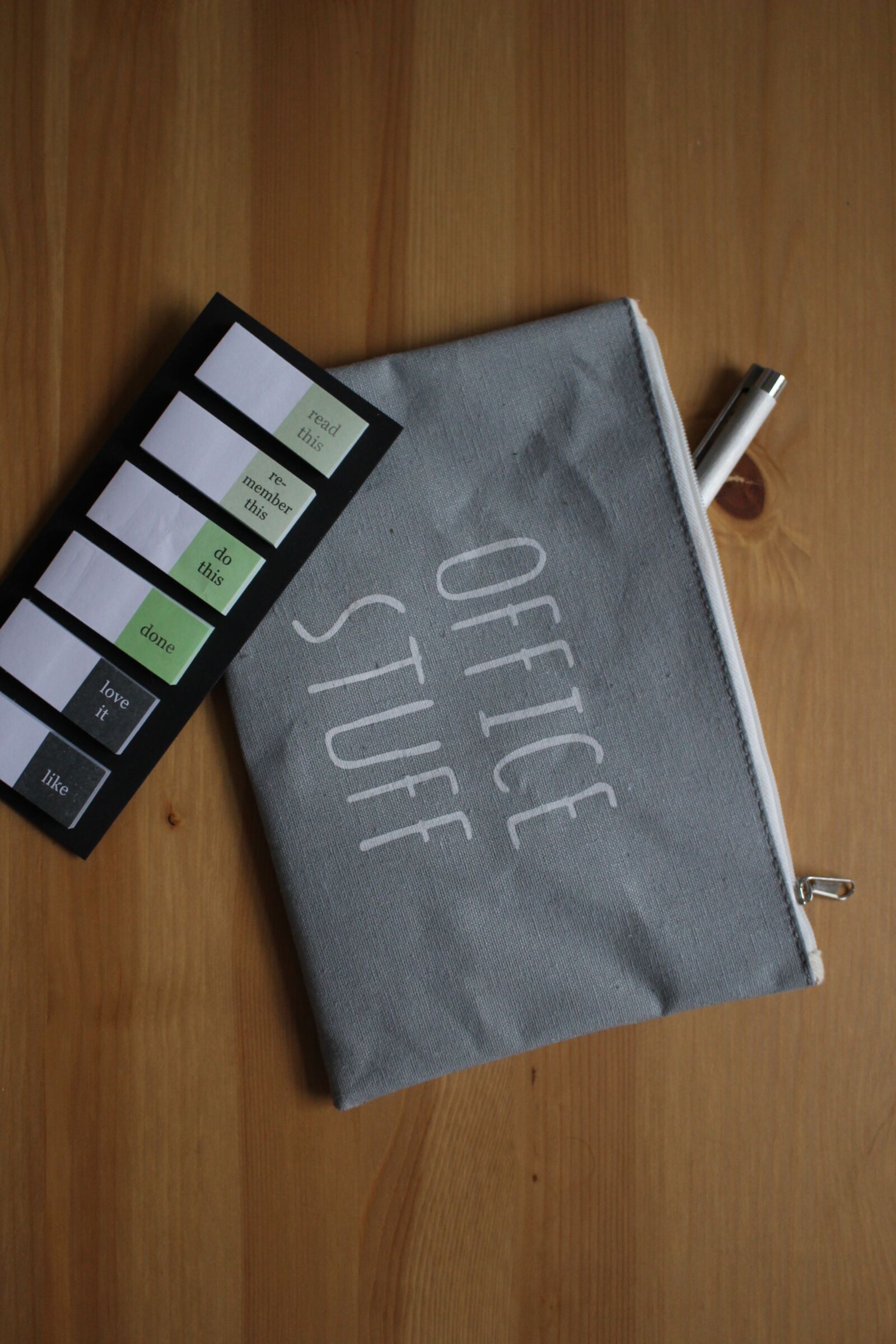 Canon EOS 100D (EOS Rebel SL1 / EOS Kiss X7) sample photo. Sticker, home office, pen photography