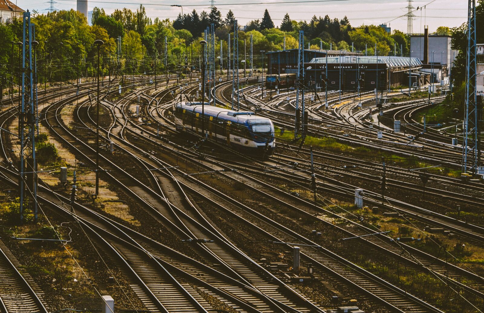 Nikon D610 sample photo. Gleise, train, rail traffic photography