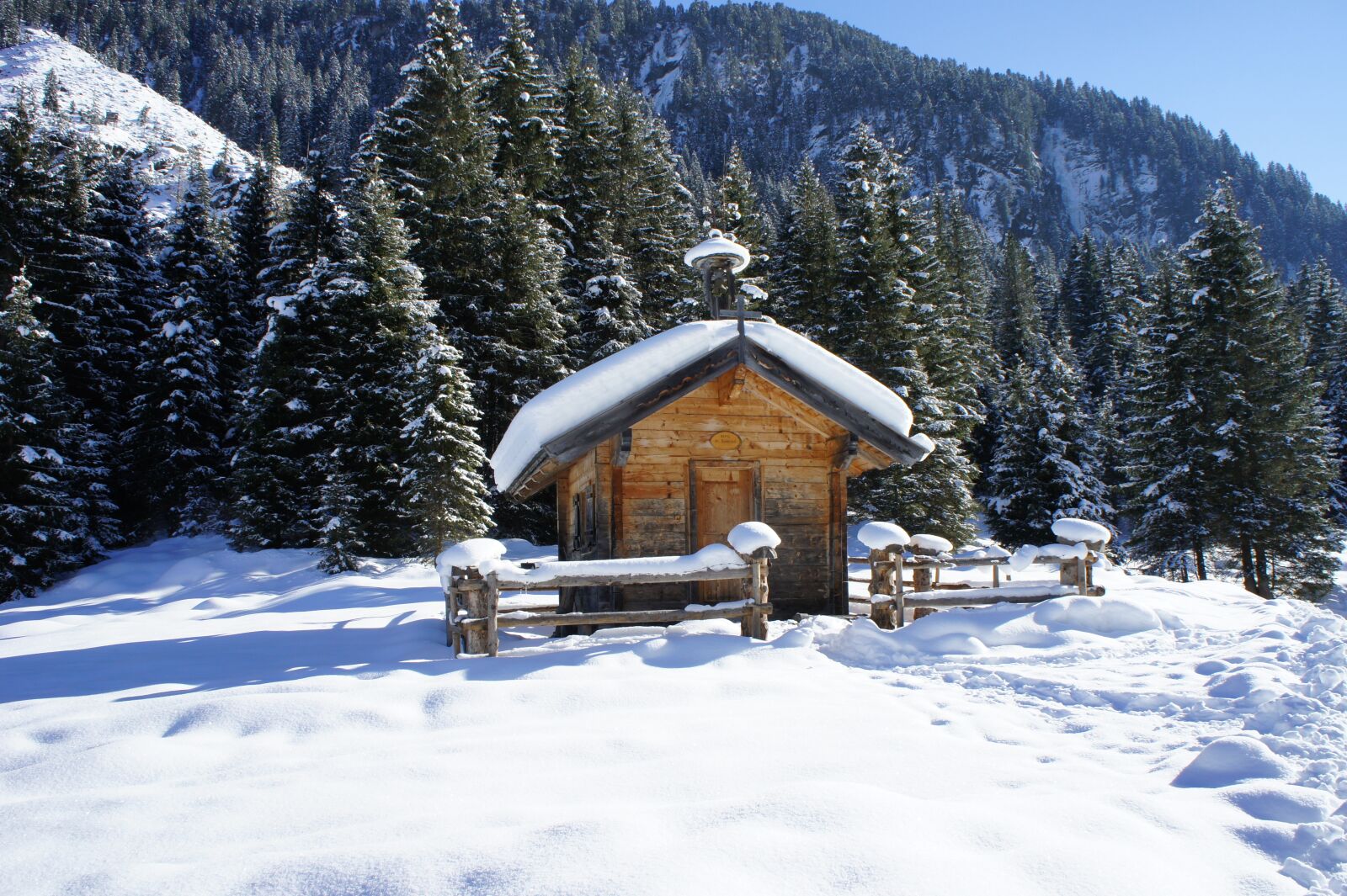 Sony Alpha NEX-5 sample photo. Winter, snow, mountains photography