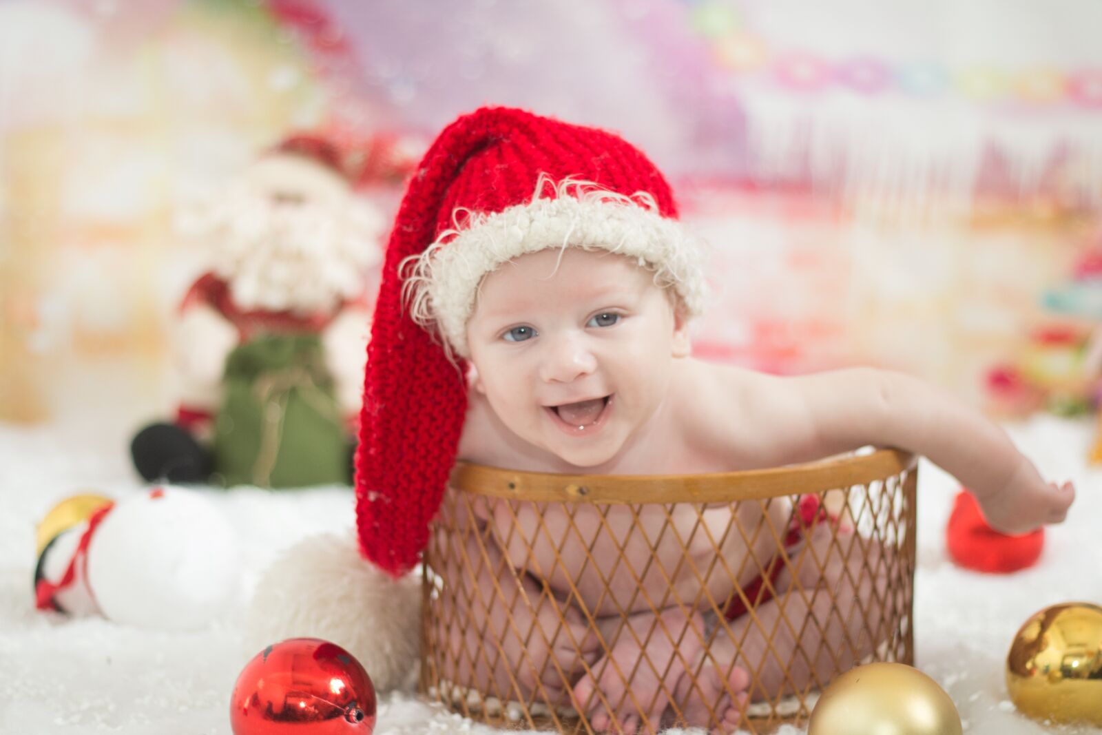 Canon EOS 70D + Canon EF 50mm F1.8 II sample photo. Christmas, winter, child photography
