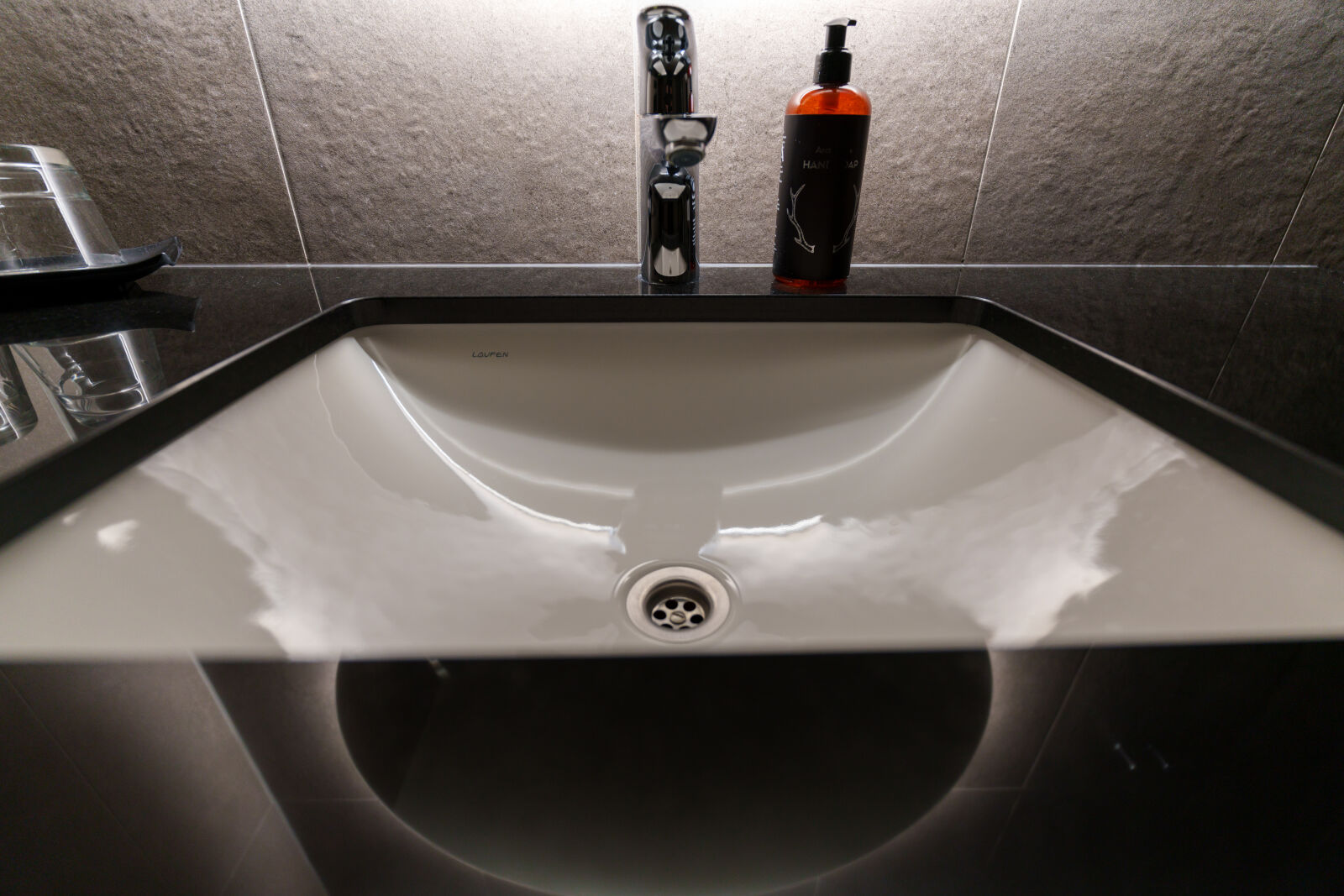 Sony a7R V sample photo. Clean hotel bathroom photography