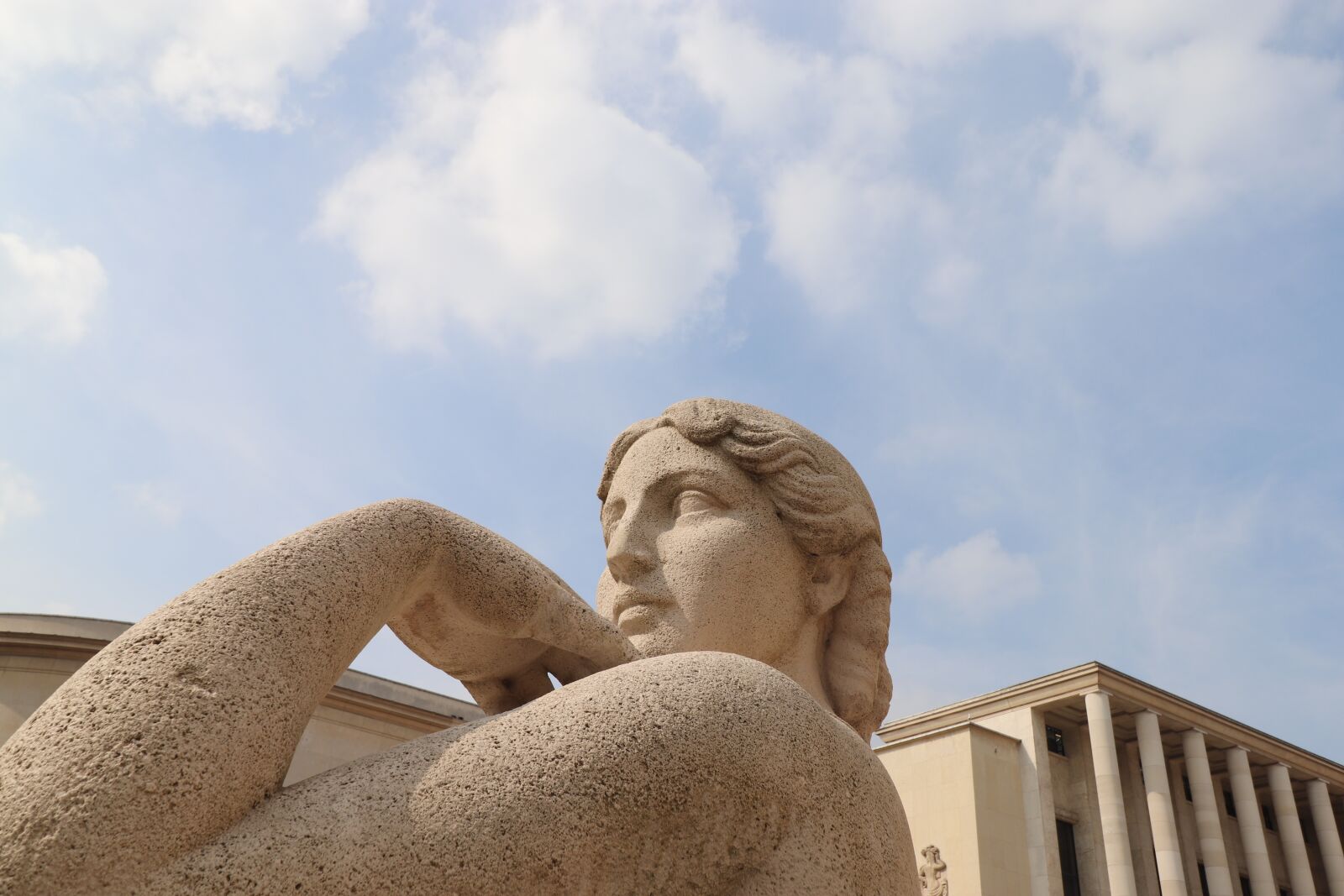 Canon EOS 800D (EOS Rebel T7i / EOS Kiss X9i) sample photo. Sculpture, statue, pierre's size photography