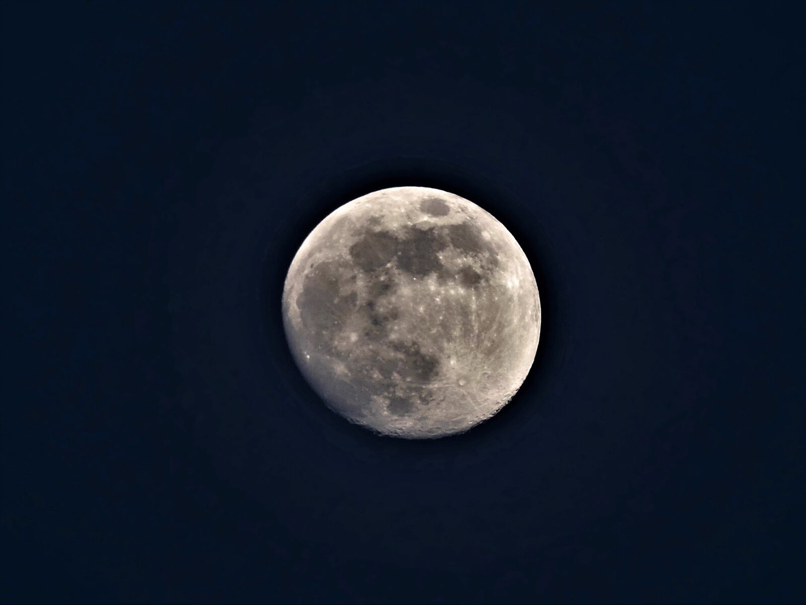 Panasonic Lumix DMC-FZ300 sample photo. Moon, shining, full moon photography