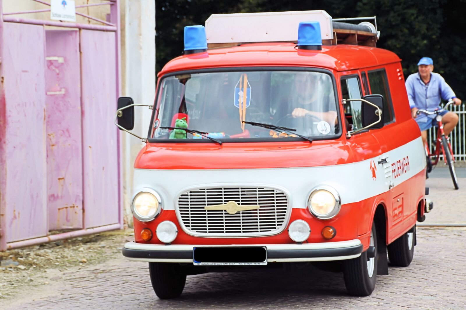 Canon EOS 1200D (EOS Rebel T5 / EOS Kiss X70 / EOS Hi) sample photo. Firefighter vehicle, old, historically photography
