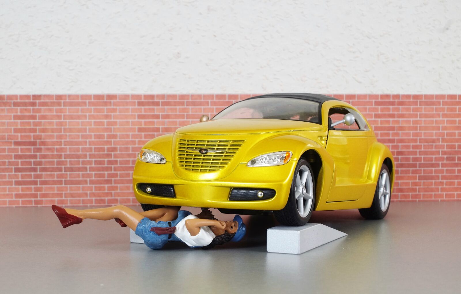 Sony DT 18-70mm F3.5-5.6 sample photo. Model car, chrysler, cruiser photography