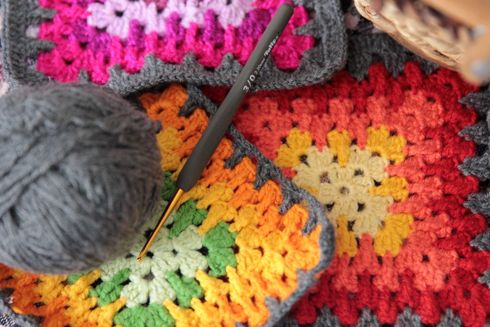 Canon EF 24-70mm F2.8L II USM sample photo. Crochet, color, hobby photography