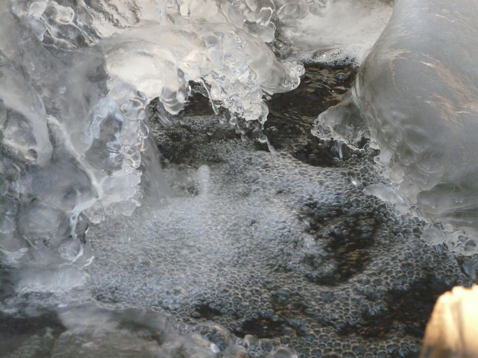 Panasonic DMC-FZ18 sample photo. Ice, icicle, frozen photography