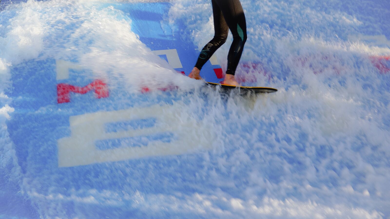 Sony a6000 sample photo. Surf, weaves, ocean photography
