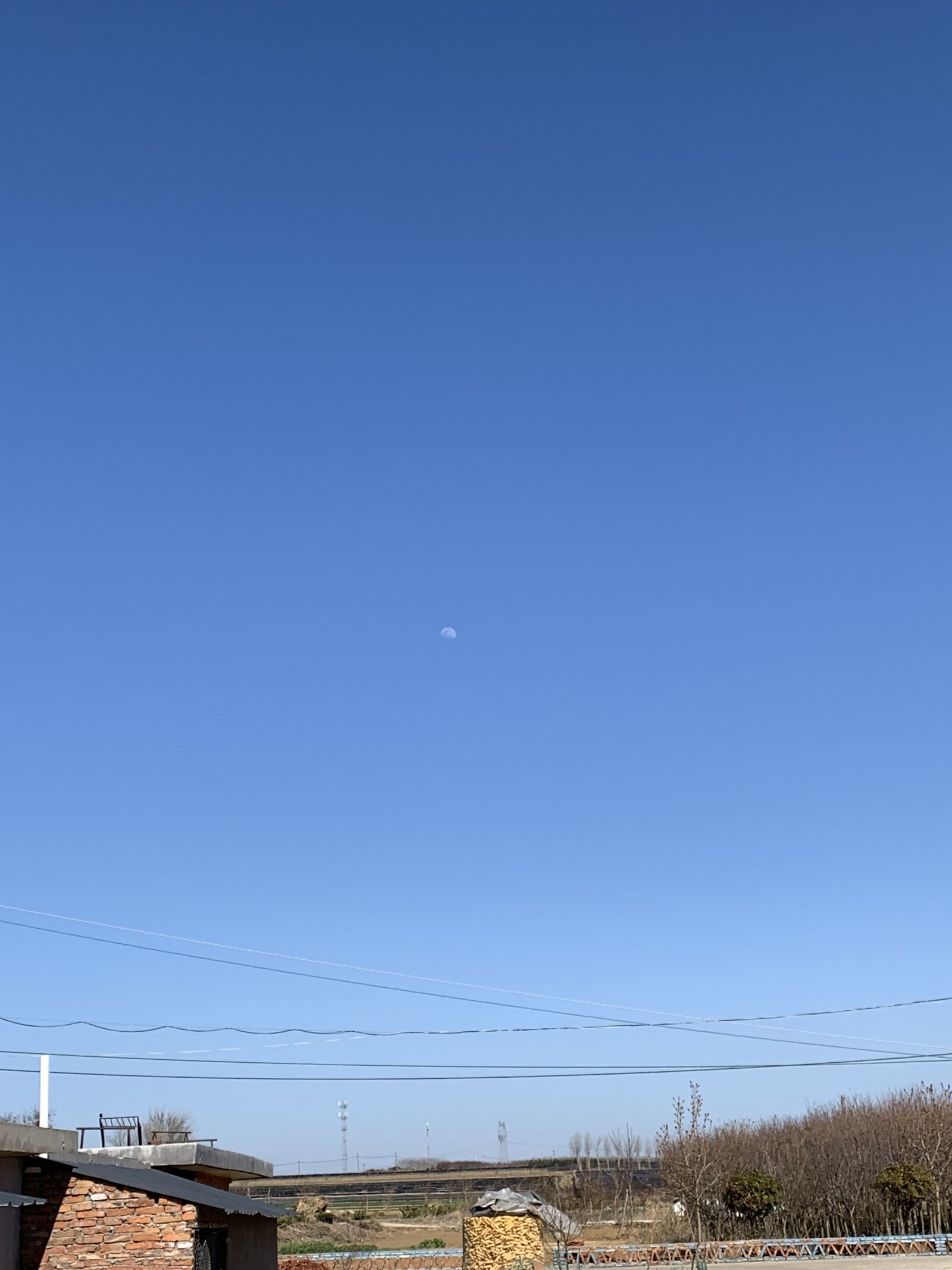 Apple iPhone XR sample photo. Country, blue sky, moon photography
