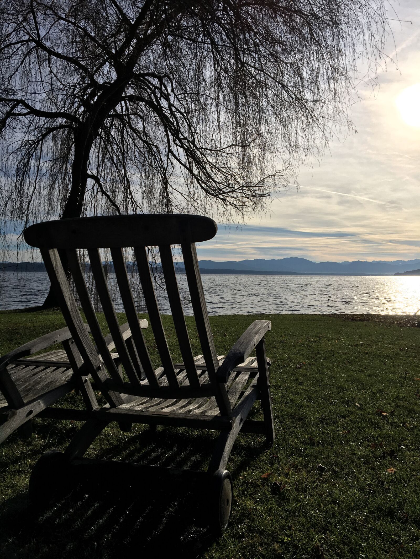 iPhone 6s back camera 4.15mm f/2.2 sample photo. Alpen, berge, liegestuhl, see photography