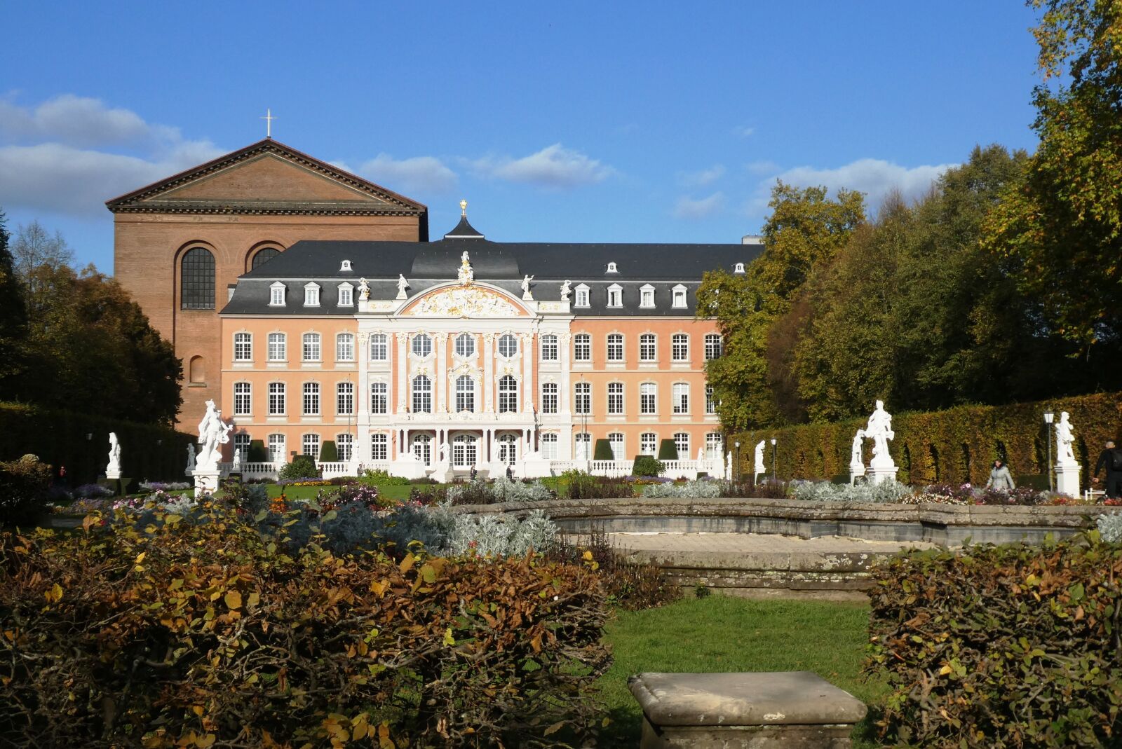 Panasonic Lumix DC-ZS70 (Lumix DC-TZ90) sample photo. Electoral palace, trier, autumn photography