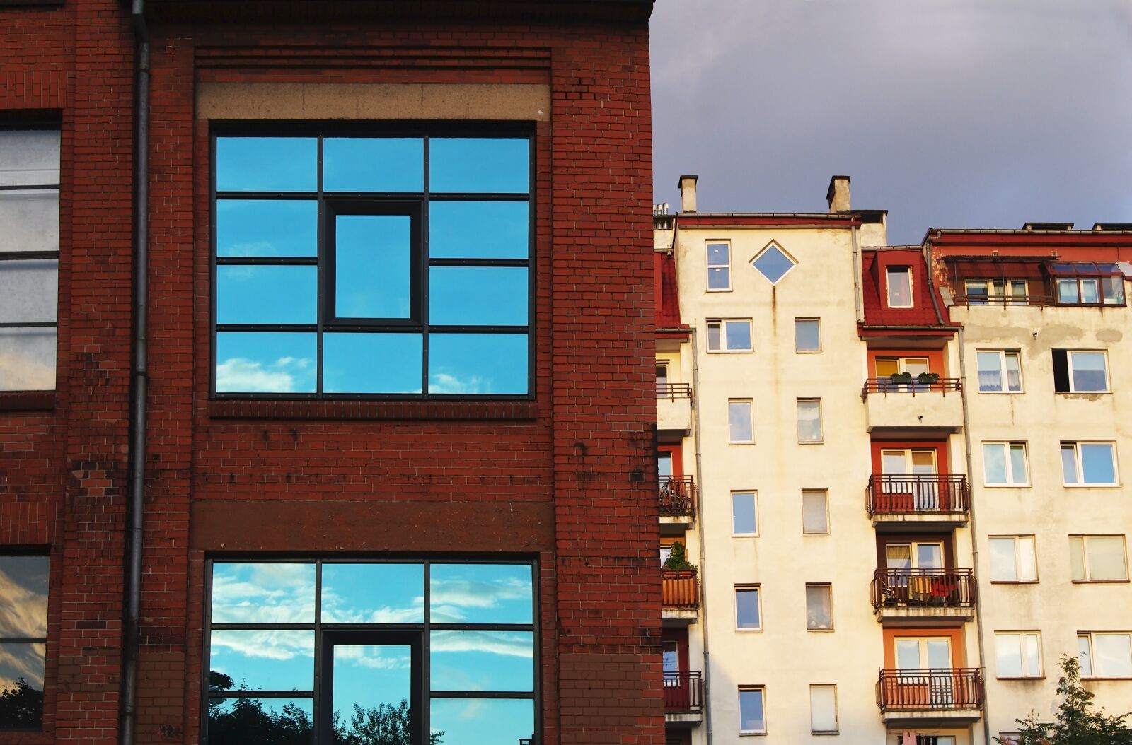 Pentax K-r sample photo. Building, the window, architecture photography