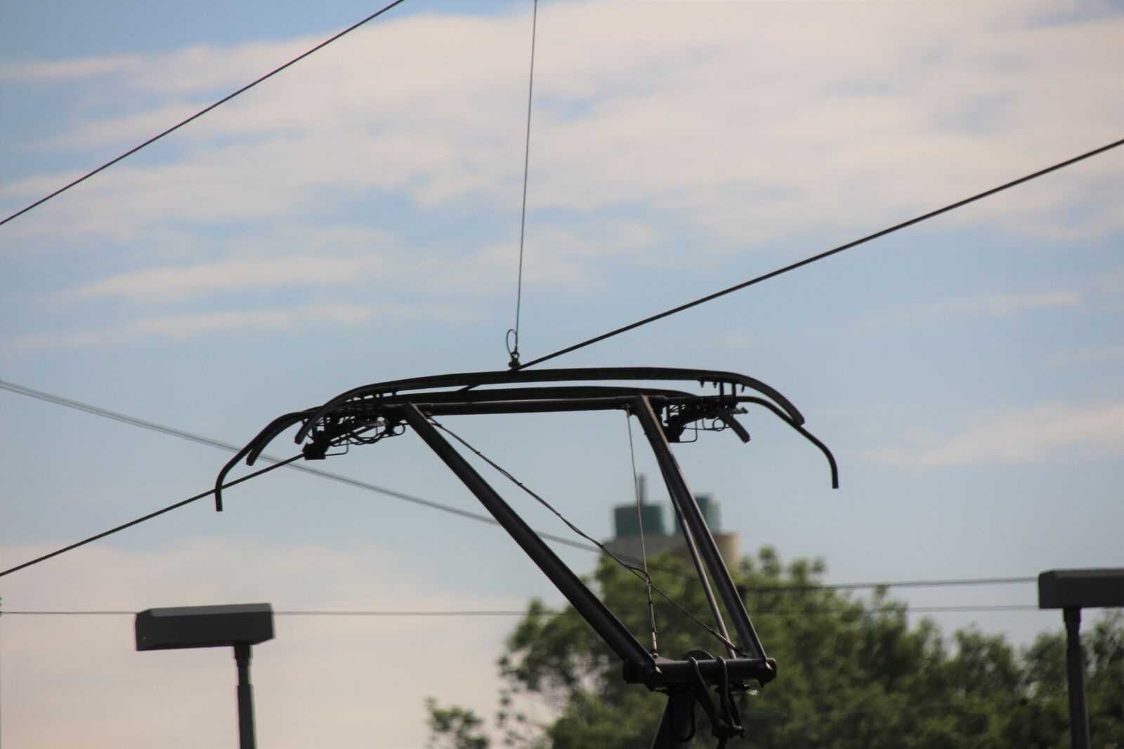 Canon EOS 700D (EOS Rebel T5i / EOS Kiss X7i) sample photo. Catenary, current, pantograph photography