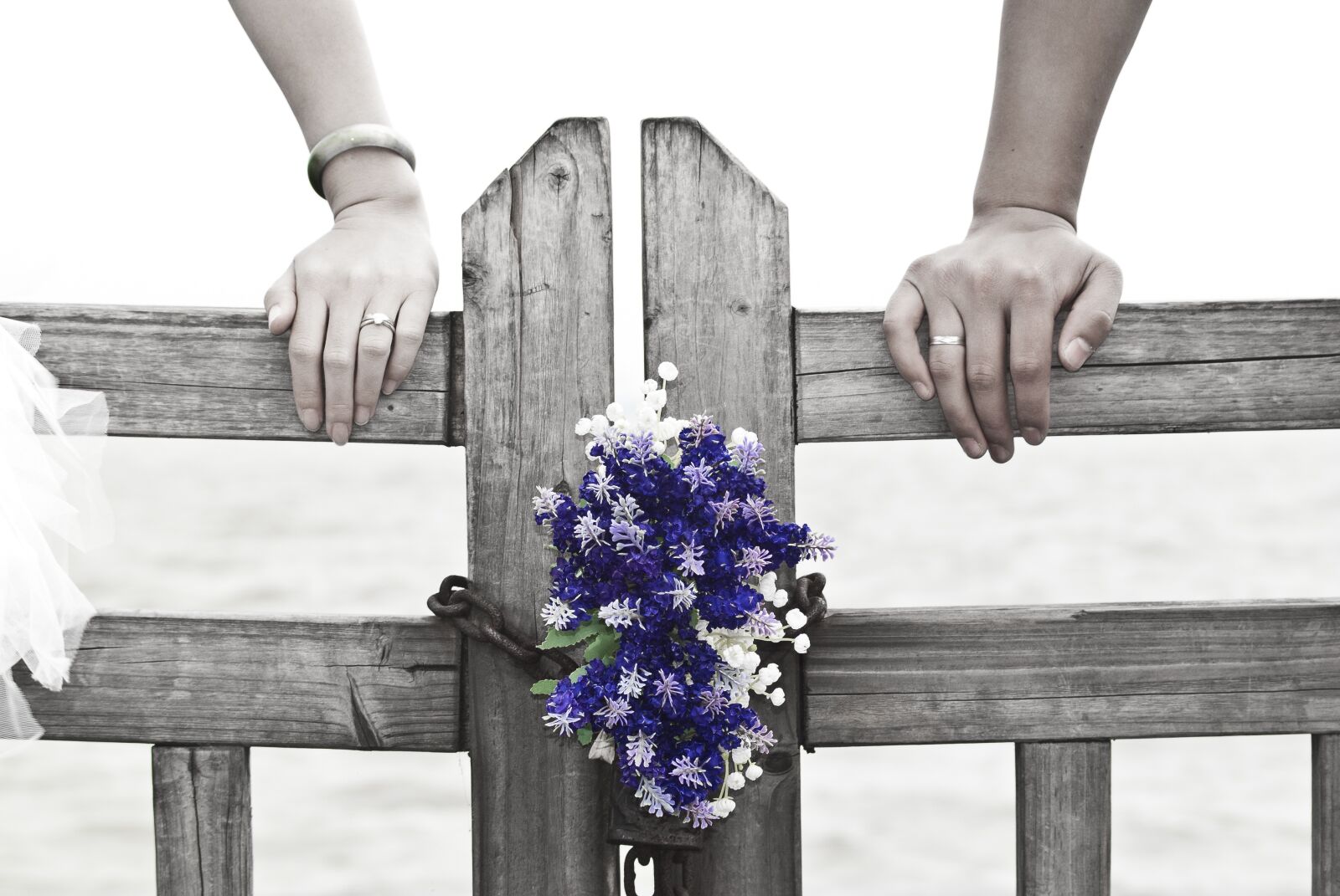 Sony Alpha DSLR-A100 sample photo. Wedding, romantic, flowers photography