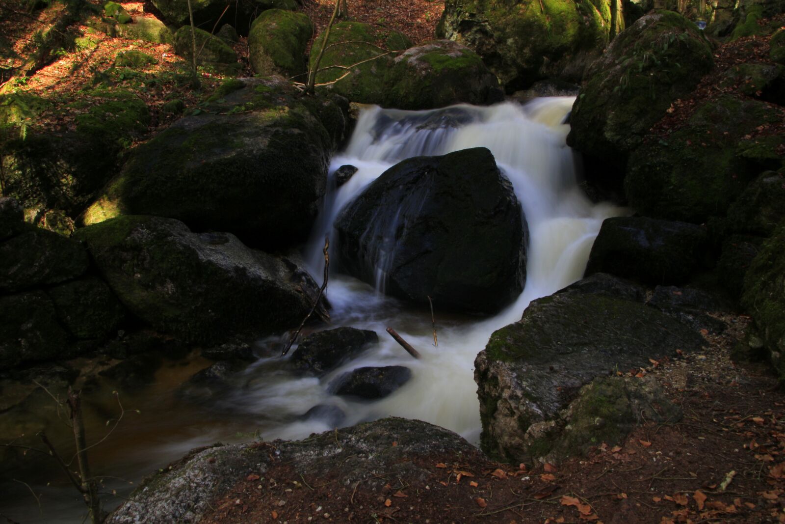 Canon EOS 100D (EOS Rebel SL1 / EOS Kiss X7) + Canon TS-E 90mm F2.8 Tilt-Shift sample photo. Mystical, waterfall, hiking photography