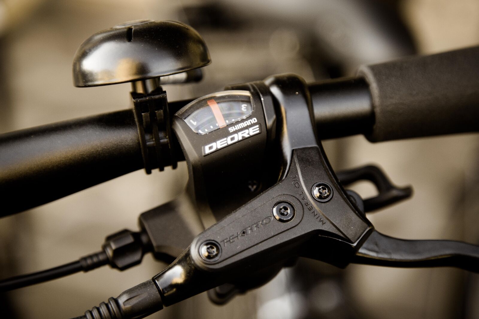 Canon EF 24-105mm F4L IS USM sample photo. Saddle, handlebars, mtb photography