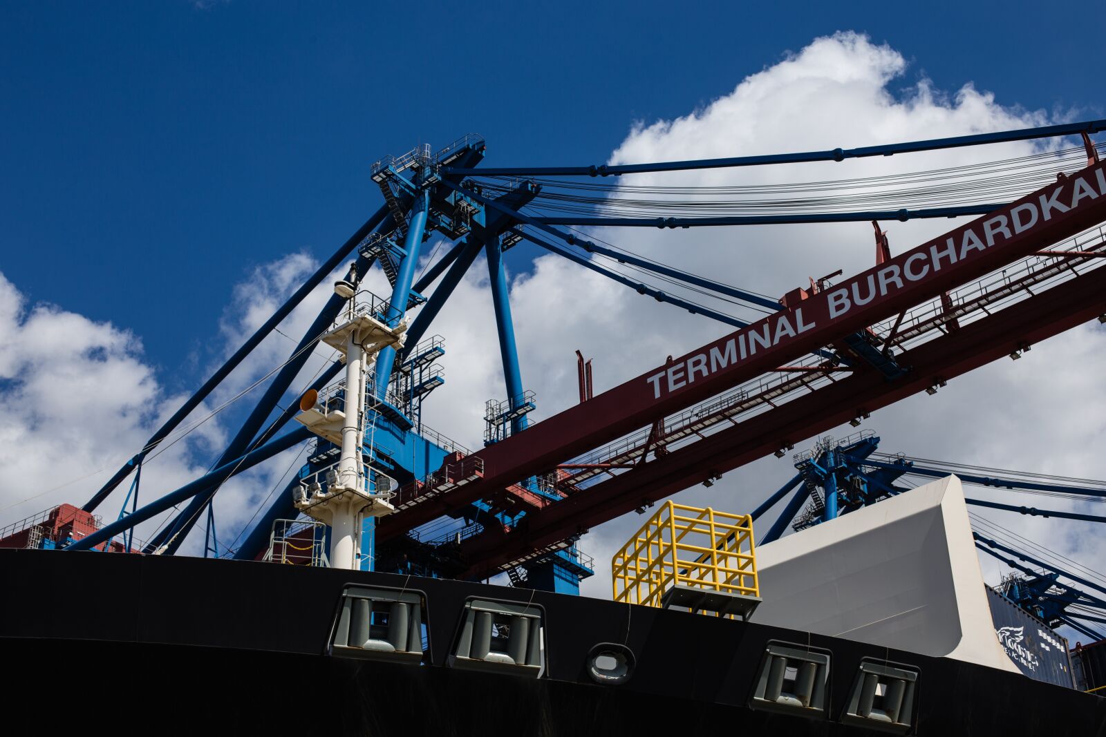Canon EOS 6D + Canon EF 50mm F1.4 USM sample photo. Container gantry crane, port photography