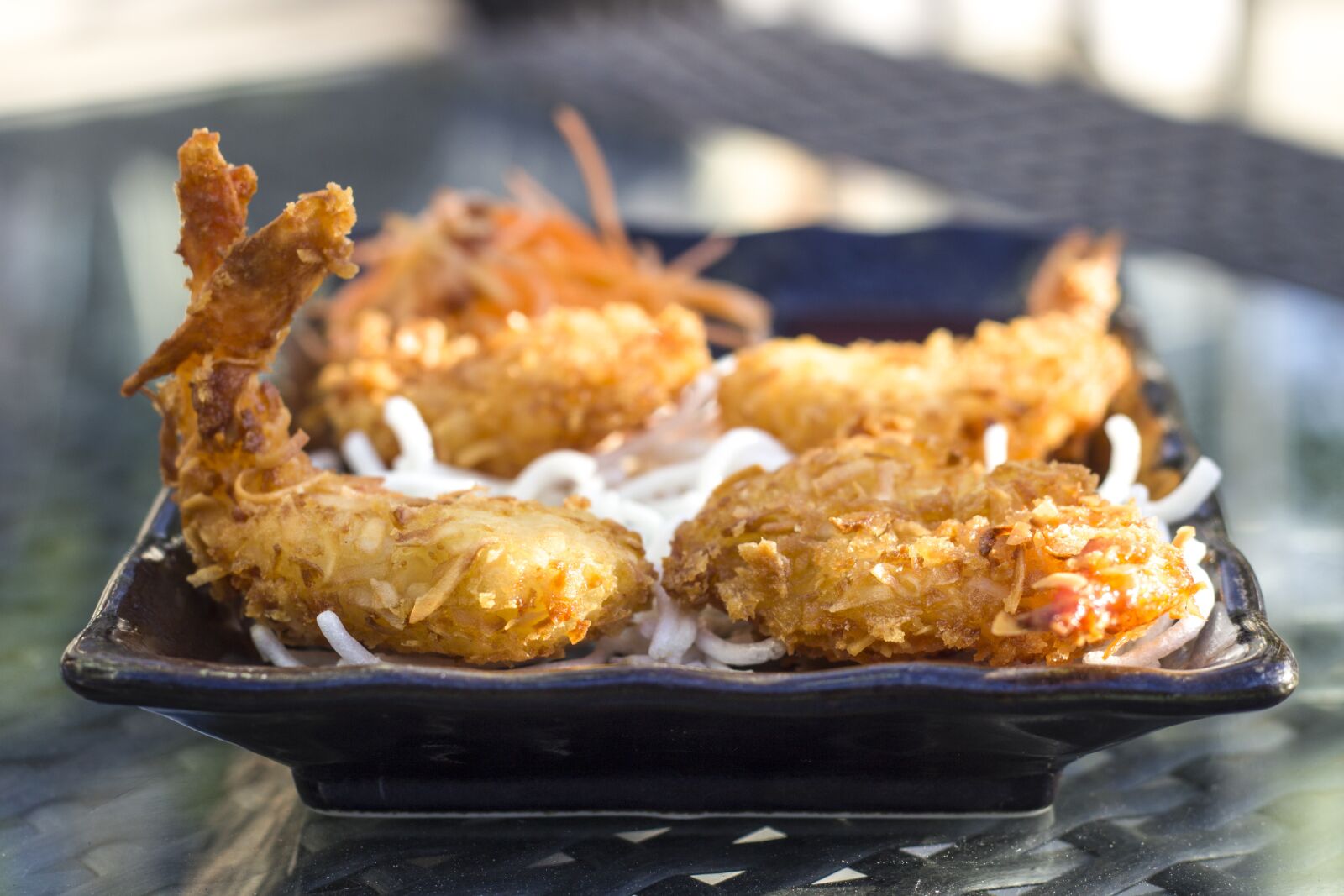 Canon EOS 600D (Rebel EOS T3i / EOS Kiss X5) + Canon EF 50mm F1.8 II sample photo. Shrimp, crispy, fried photography
