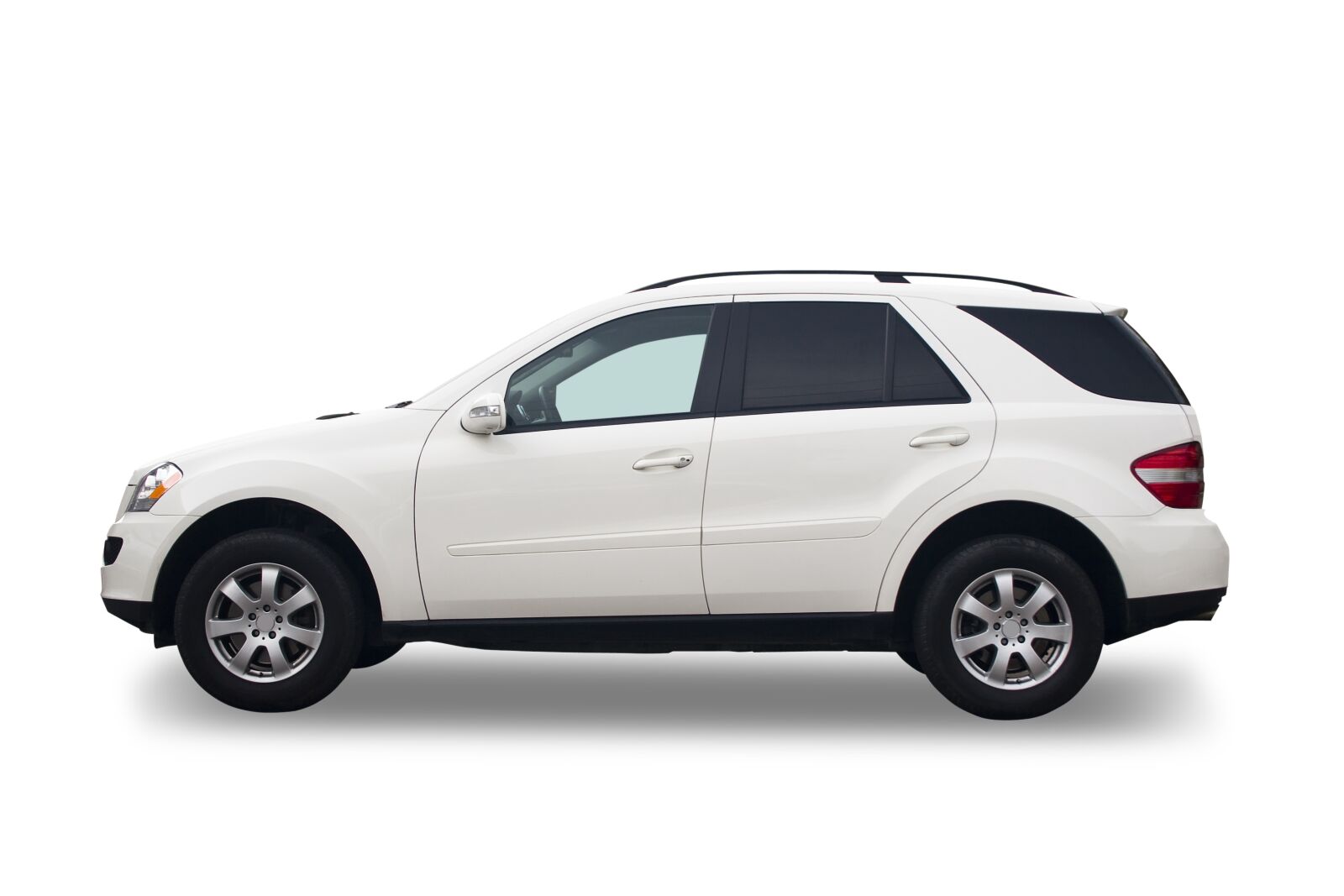Canon EOS 20D sample photo. Car, suv, white background photography