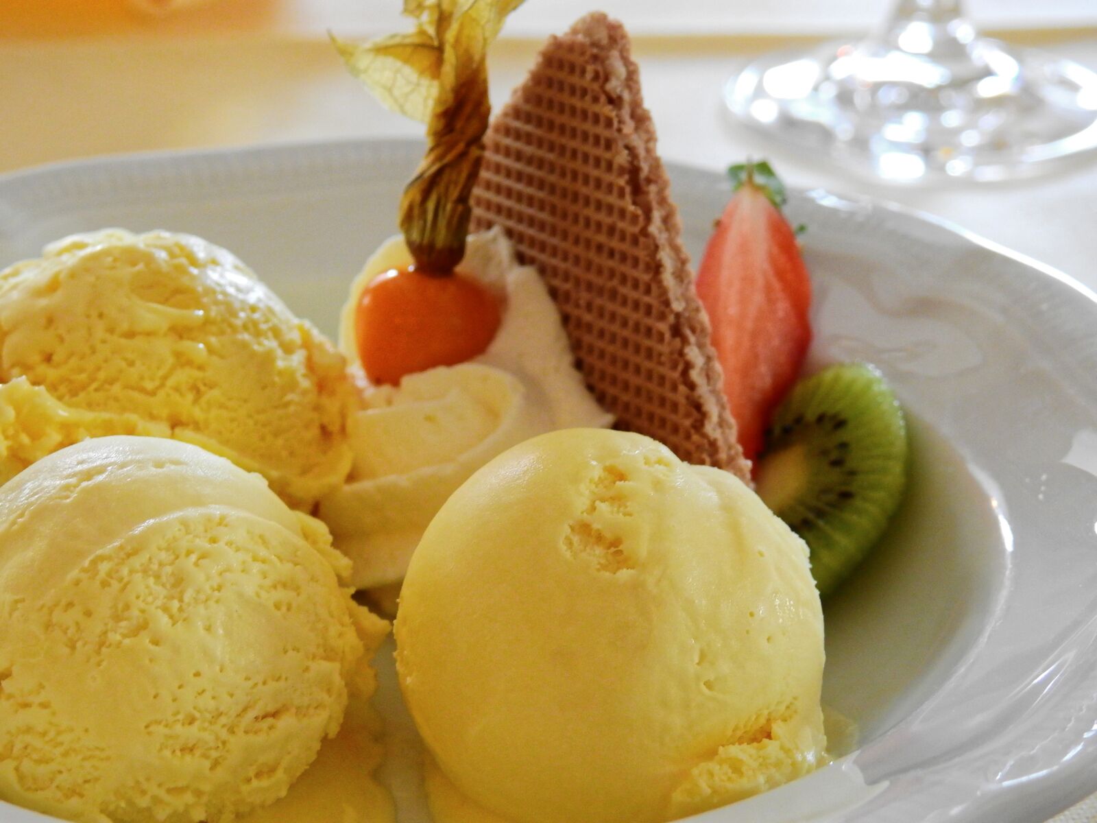 Nikon Coolpix P900 sample photo. Eat, dine, food photography
