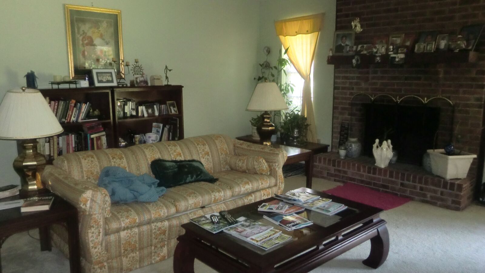 CASIO EX-Z2000 sample photo. Living room, fireplace, sofa photography