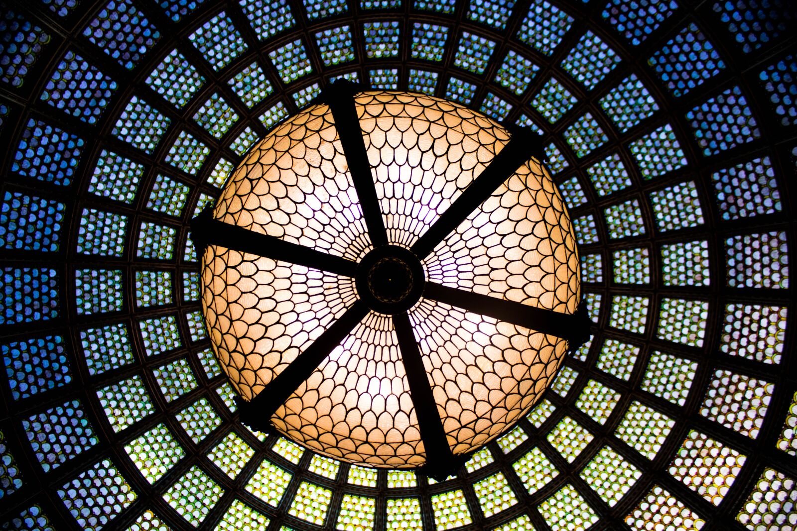 Canon EOS 1200D (EOS Rebel T5 / EOS Kiss X70 / EOS Hi) sample photo. Tiffany dome, chandelier, glass photography