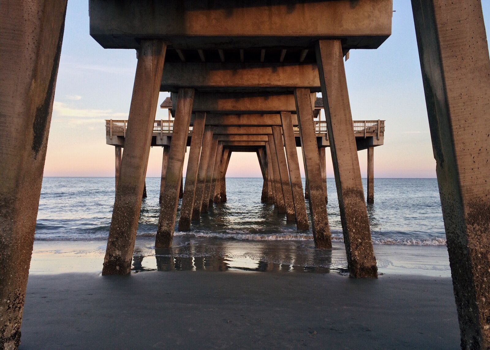 iPhone 5s back camera 4.15mm f/2.2 sample photo. Pier beach, ocean, water photography