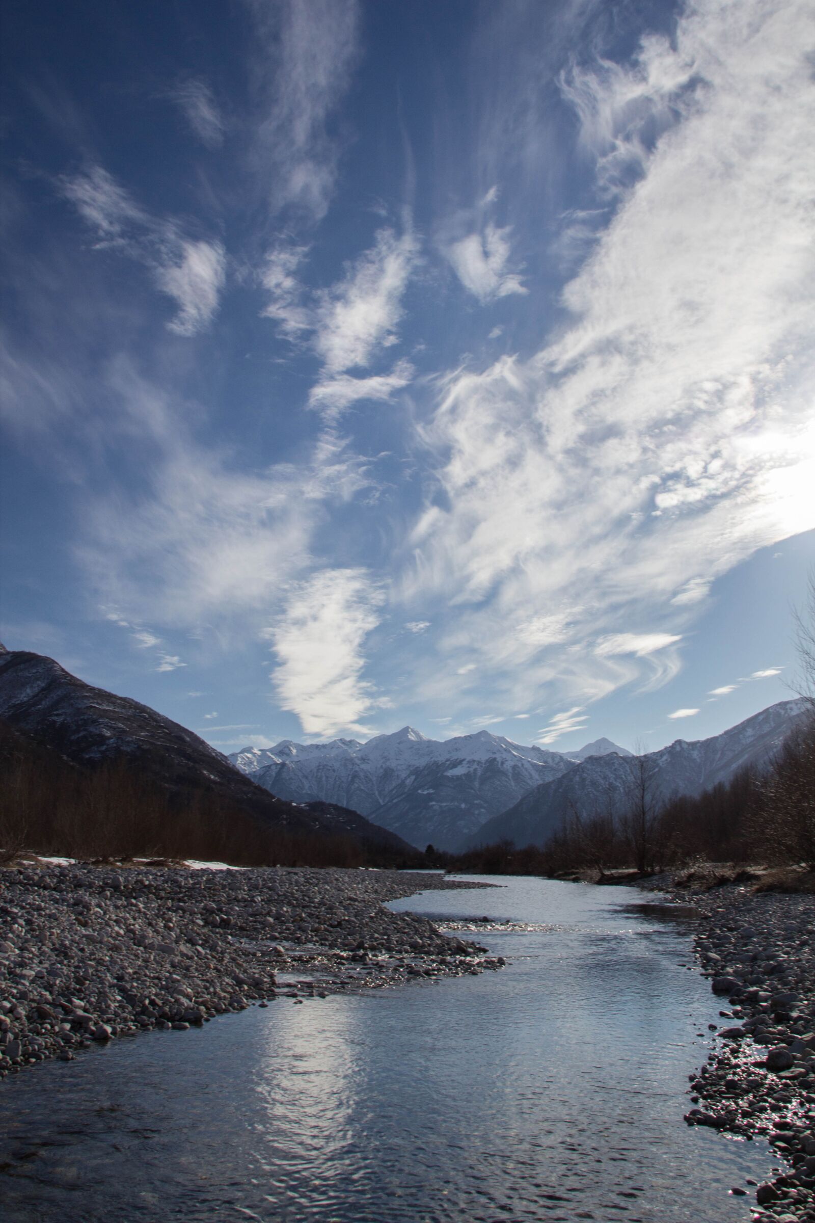 Canon EOS 600D (Rebel EOS T3i / EOS Kiss X5) sample photo. River, sky, clouds photography